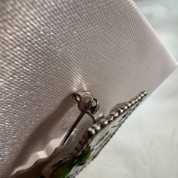 AJMC Kiss Me Pewter Frog Pin - Crowned Prince Frog Pin Simply Charming - Picture 4 of 4